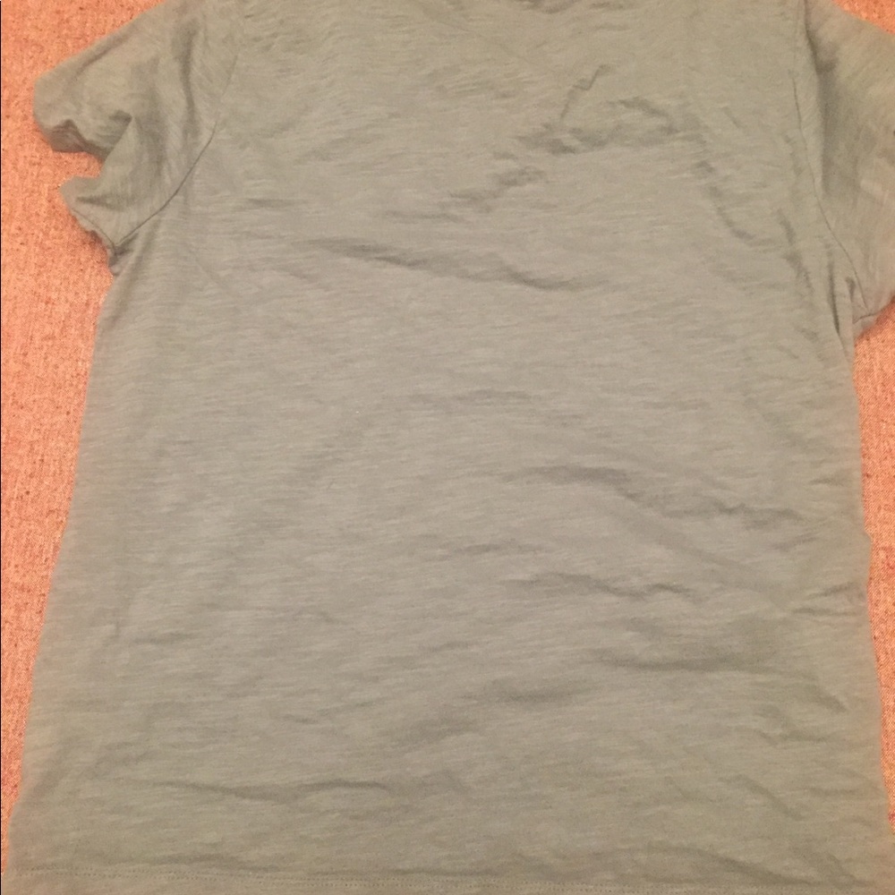 V-neck - Picture 3 of 4